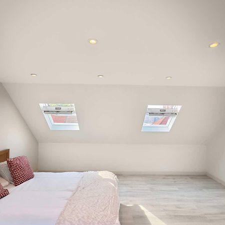 Morden Stratford Studio 4 Hotel Londra Exterior foto